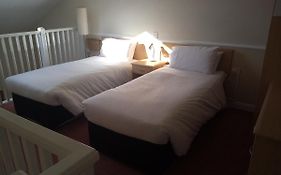 Moreton Park Hotel 3*